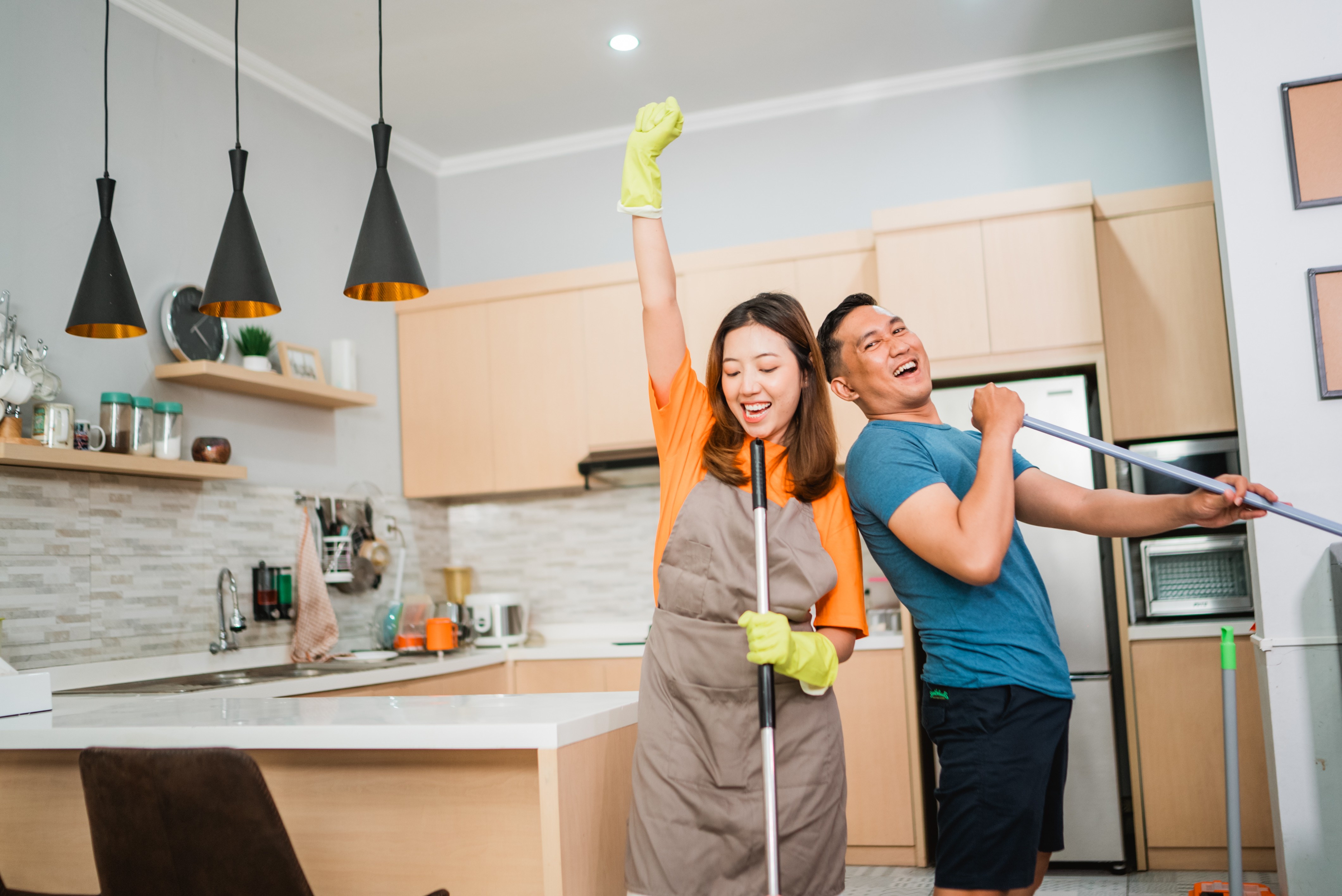 bekerja tanpa ART, ibu bekerja tanpa asisten, tips work from home ibu, manajemen waktu orang tua, cara mengatur waktu, parenting tanpa bantuan, Bunda, si Kecil